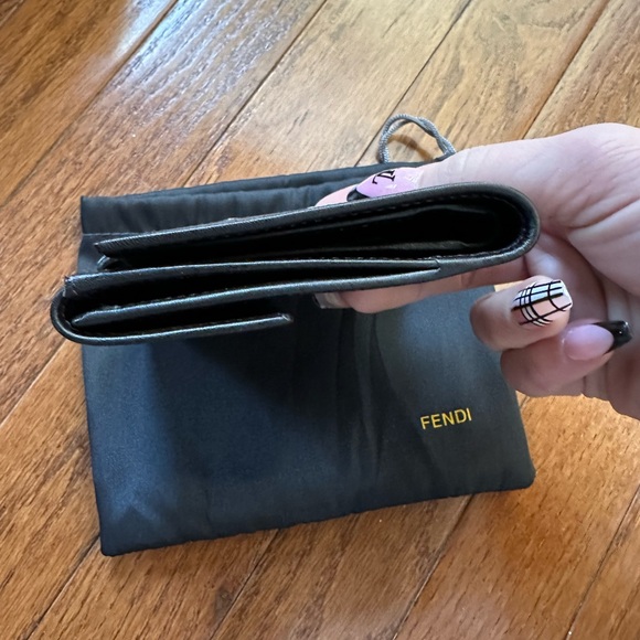 Fendi bifold wallet w/ dust bag! Perfect like new condition! - Picture 4 of 6